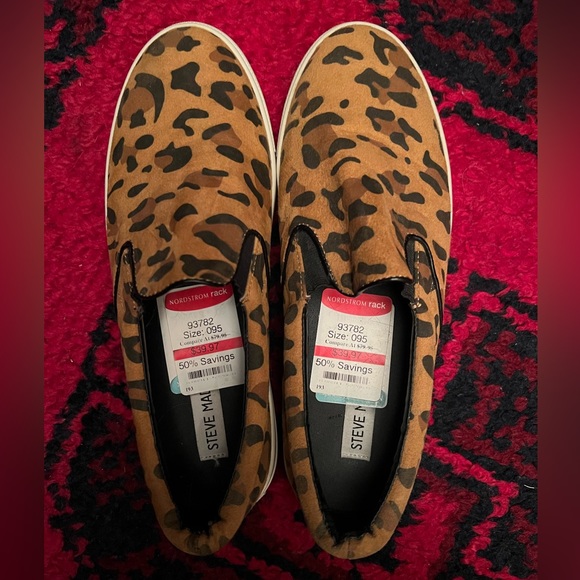 NWT Steve Madden Leopard Slip ons - Picture 1 of 2